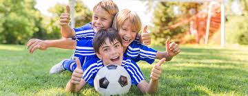 Juegos a partir de 7 años: 10 Juegos Para Una Fiesta Infantil De Futbol Juegos Para Fiestas Infantiles Juegos Y Fiestas Guia Del Nino