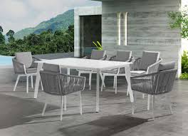 Auf Der Suche Nach Einem Hingucker Fur Den Garten Dann Ist Dieser Designer Gartentisch Mit Einer Tischpl Gartentisch Ausziehbarer Gartentisch Gartentisch Holz
