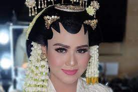 Solo, gaun pengantin terbaru, rias pengantin hijab, sewa kebaya pengantin, pengantin solo, baju pengantin sunda, rias pengantin bali di semarang, paket pernikahan semarang, kebaya pengantin jawa, gaun pengantin putih, pakaian pengantin adat jawa, rias pengantin jawa modern. 8 Inspirasi Makeup Pengantin Adat Jawa Ala Artis