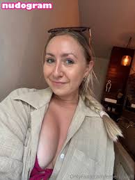 Emely Davis  emely.davis  emelyydaviss Nude Leaks OnlyFans Photo 10 -  Nudogram v2.1