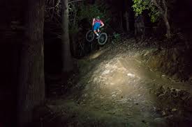 Bright Mountain Bike Light Throwdown From 1600 Lumens To More Than 6000 Singletracks Mountain Bike News