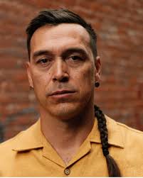 This Sunday, @amc_tv's crime thriller "Dark Winds" begins its third season.  @Brian_Bull has this preview in the latest edition of @NationalNativeNews  with Antonia Gonzales. https://www.nativenews.net/friday-march-7-2025/ Stay  connected to NNN all ...