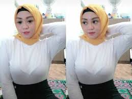 Maybe you would like to learn more about one of these? 87 Ide Hijab Di 2021 Jilbab Cantik Gaya Hijab Wanita