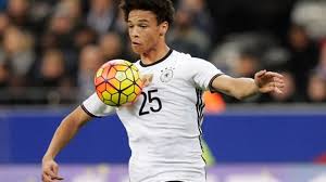 Er sei unglaublich glücklich, twitterte leroy sane nach der geburt von töchterchen rio stella: Fussball Leroy Sane Krause Haare Krauser Sinn Fussball Stuttgarter Nachrichten