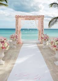 With The Talented Colin Cowie Celebrations Team Curating Each Moment The Bride S Vision Of Bahamas Wedding Beach Wedding Decorations Beach Wedding Inspiration