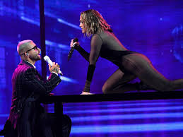 Join the #jlovers club to get exclusive news, merchandise, and more Amas 2020 Jennifer Lopez And Maluma Set The Stage On Fire With Sultry Pa Ti And Lonely Performances Pinkvilla