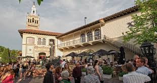 A Guide To The Country Club Plaza Visit Kc