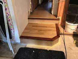 La protection des vis assure la sécurité de votre enfant. Estrade Sur Mesure En Chene Massif Bourbach Le Haut Parquet Service