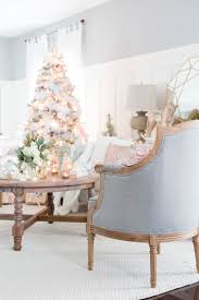 Pick between turquoise, aqua or white colors. Snow White Christmas Decor With Gold Accents For American House Foto Id Coastal Christmas Decor White Christmas Decor Diy Christmas Decorations For Home