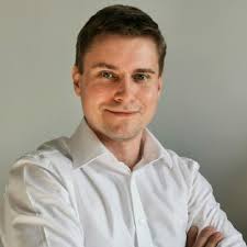 Daniel Buczkowski z Centrum Badawczo-Rozwojowego Tenneco w Gliwicach  właśnie obronił z wyróżnieniem doktorat wdrożeniowy.