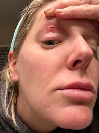 Julie Wetmore's Instagram, Twitter & Facebook