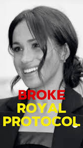 Meghan Markle Crosses Legs