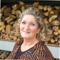 20+ "Caroline Krol" profiles