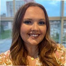 Amber Doke's Instagram, Twitter & Facebook