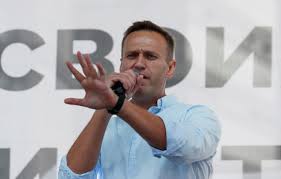 Навальному стало зле в літаку незабаром після вильоту з аеропорту томська. U Navalnogo Rozvinuvsya Nabryak Mozku Vnaslidok Otruyennya Zmi