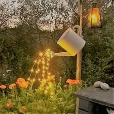 Pin Von Dan Theman Auf Garten Beleuchtung Garten Licht Im Garten Lichterkette Draussen