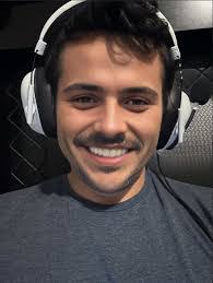 Amy Recinos's Instagram, Twitter & Facebook