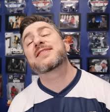 Steve kind of looks like Marchand : r/stevedangle