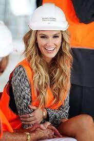 How To Wear Your Hair With A Hard Hat Girlproblems Advance Air Heat Company Inc Ma