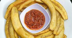 Jajanan ini gunakan campuran santan, jadi cocok buat teman traveler yang ingin sarapan manis. Nikmati Pisang Goroho Saat Ke Manado Wajib Donk