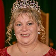 There were some photos of the cast and I saw people asking "where is Roo"  so I found these