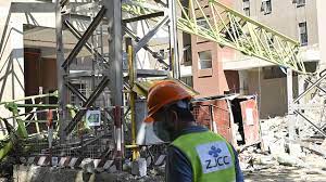 Nine people, including two chinese, were killed and two others injured thursday after a crane collapsed at a construction site in kenya's capital nairobi, police said. Wucxvarmccslxm