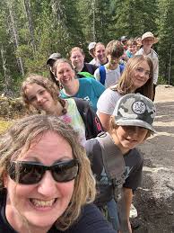 Are there hiking trails near Concrete, Washington?