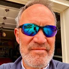 Jeff Porcaro, Tony Levin, Jeff Beck and George Michael. And