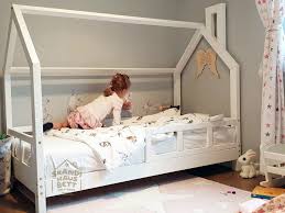 B205,9 x t131,2 x h165 cm. Skandi Hausbett Kinderbett Hausbetten