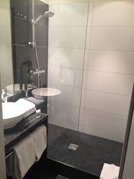 Nikolaus befindet sich 1,5 km von der unterkunft entfernt und den platz dam erreichen sie nach 1,8 km. Bad Wc Motel One Salzburg Mirabell Salzburg Holidaycheck Salzburger Land Osterreich