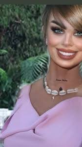 Zara Neiba. 🌹🐎🇪🇦 Yo., Tengo preferencia por las personas que sonríen  sin motivo, abrazan sin interés y aman de verdad!., En estos tiempos, donde  se discute por todo, la gente que te hace reír, vale el ...