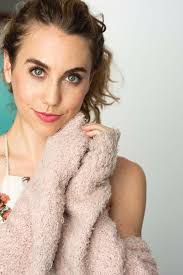 Biography author matching "lilly" (Sorted by Popularity Ascending)