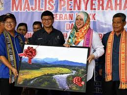 47, persiaran perdana, presint 4, pusat pentadbiran kerajaan persekutuan, 62100 putrajaya, malaysia. Rm1 35 Juta Bina Jalan Perhubungan Desa 3 Kampung