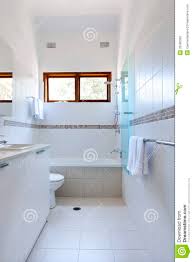 Weisse Badezimmer Fliesen Stockfoto Bild Von Badezimmer 33586302