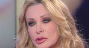Paola ferrari a «storie italiane» parla di diletta leotta e dice: Paola Ferrari E Rifatta Questa E La Verita Sulla Giornalista