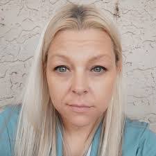 Tami Bachman's Instagram, Twitter & Facebook