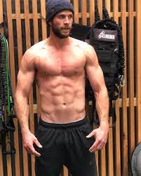 Liam Hemsworth Is Looking Absolutely Shredded in This New Shirtless Photo