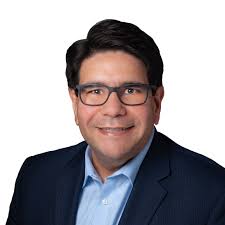 The more specific your question, the better your answers. 💡 I call this  mindstorming—forcing yourself to write 20 answers to a challenge or goal.  That 20th answer? It could change your life. #