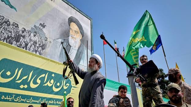Trump weighs next move in Iran war as Tehran threatens new weapons | Live Updates from Fox News Digital