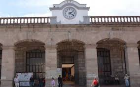 324 evaluaciones de empleados de presidencia municipal sobre la cultura de la empresa, los salarios, los beneficios, el equilibrio entre el trabajo y la vida personal, la seguridad, la gestión y más. Trabajadores Se Manifiestan En La Presidencia Municipal De Tepic El Occidental Noticias Locales Policiacas Sobre Mexico Guadalajara Y El Mundo