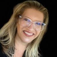 Lisa Giddings's Instagram, Twitter & Facebook