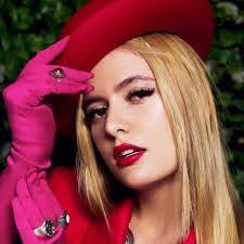 Melissa Suarez's Instagram, Twitter & Facebook