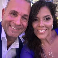 What are good nail salons in Bloomfield, New Jersey for acrylic nails?