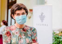Măsurile de restricție trebuie să le trăim cu toții! Andreea Moldovan Medicul Intors De La Geneva Care Se LuptÄƒ Cu Pandemia La BraÈ™ov Sunt RaportÄƒri Care Se Cer De DouÄƒ Ori Pe Zi De Trei Ori Pe Zi O DatÄƒ Pe