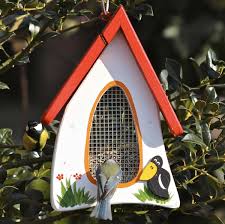 Weil schnee und eis es für die vögel fast unmöglich machen, genügend nahrung zu finden. Mit Einem Futterhaus Konnen Sie Vogel Aus Nachster Nahe Beobachten Vogel Und Naturschutzprodukte Einfach Online Kaufen