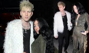 Machine gun kelly's girlfriend list features singer halsey and fitness influencer sommer ray. Grammy Awards 2020 Noah Cyrus Leaves With Machine Gun Kelly Amid Dating Rumours Daily Mail Online