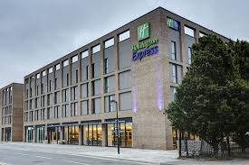 Other hotel amenities include tennis. Holiday Inn Express London Excel 69 7 7 Updated 2021 Prices Hotel Reviews England Tripadvisor
