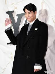 Harvey weinstein until a trial was held to prove the sexual harassment charges against him. Jung Woo Sung Smile Of Harvey Weinstein