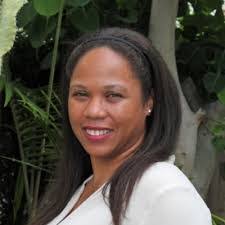 Kari Hines's Instagram, Twitter & Facebook