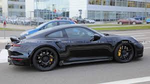 Not only is it the most expensive 911 ever, but porsche also claims it's the fas. Porsche 911 Turbo 2020 Mit Entenburzel Am Heck Erwischt